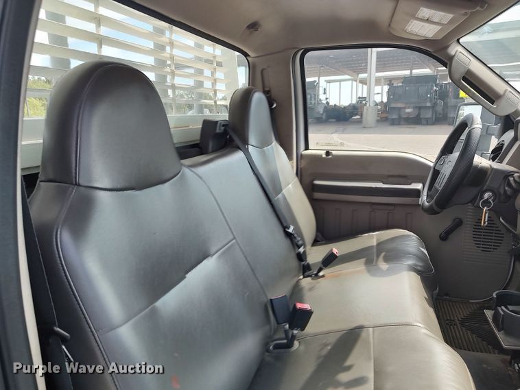 image for item LK9255 2010 Ford F350 Super Duty  utility bed pickup truck