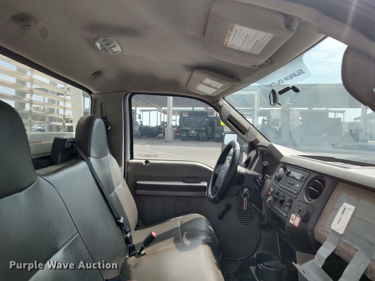 image for item LK9255 2010 Ford F350 Super Duty  utility bed pickup truck