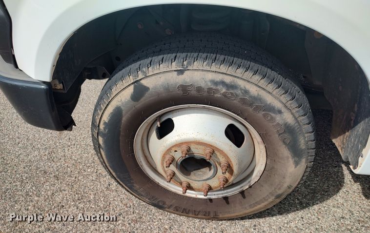 image for item LK9255 2010 Ford F350 Super Duty  utility bed pickup truck