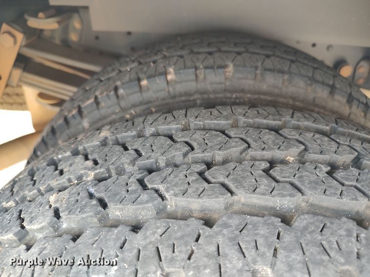 image for item LK9255 2010 Ford F350 Super Duty  utility bed pickup truck