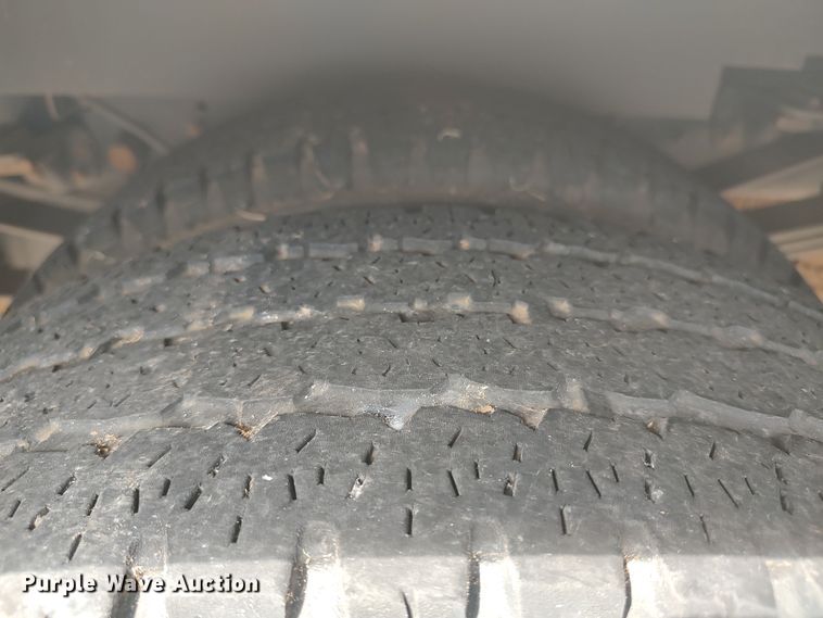 image for item LK9255 2010 Ford F350 Super Duty  utility bed pickup truck