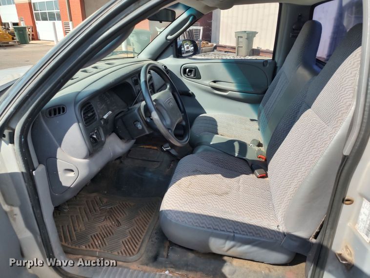 image for item LK9261 2000 Dodge Dakota  pickup truck