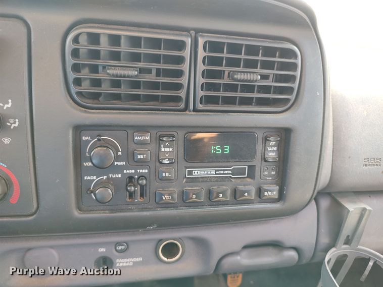 image for item LK9261 2000 Dodge Dakota  pickup truck