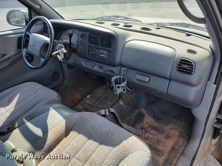 image for item LK9261 2000 Dodge Dakota  pickup truck