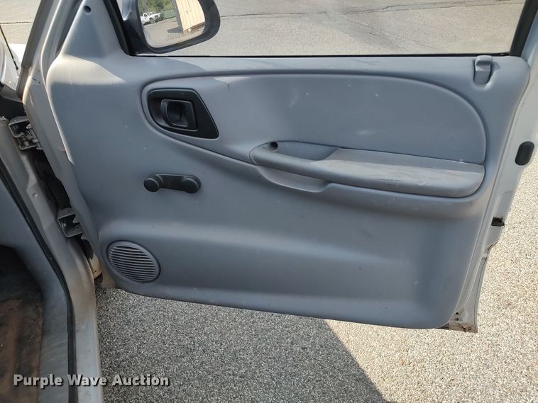 image for item LK9261 2000 Dodge Dakota  pickup truck