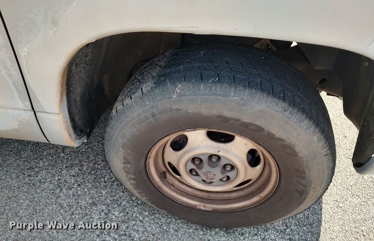 image for item LK9261 2000 Dodge Dakota  pickup truck