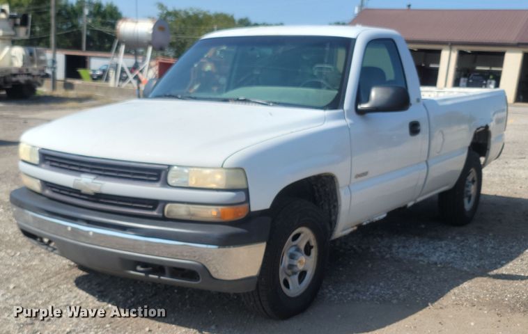 image for item LM9754 2000 Chevrolet Silverado 1500  pickup truck