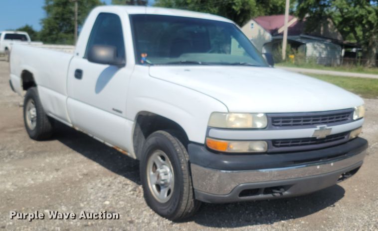 image for item LM9754 2000 Chevrolet Silverado 1500  pickup truck