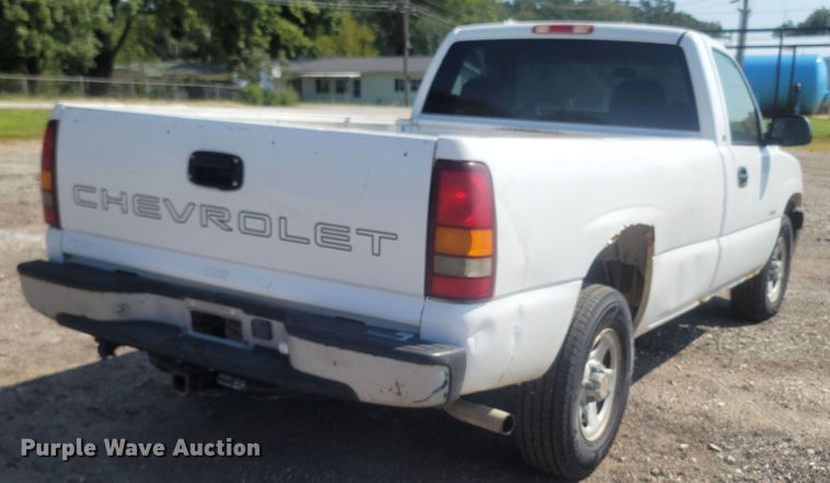 image for item LM9754 2000 Chevrolet Silverado 1500  pickup truck