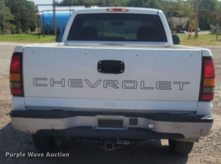 image for item LM9754 2000 Chevrolet Silverado 1500  pickup truck