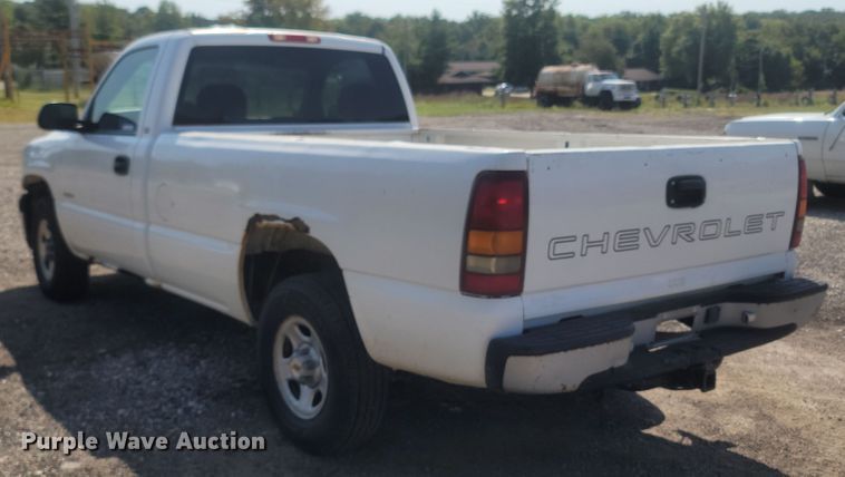 image for item LM9754 2000 Chevrolet Silverado 1500  pickup truck