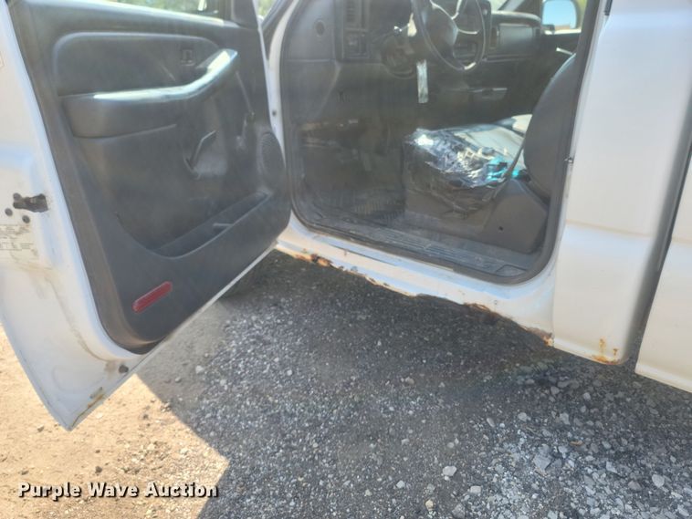 image for item LM9754 2000 Chevrolet Silverado 1500  pickup truck