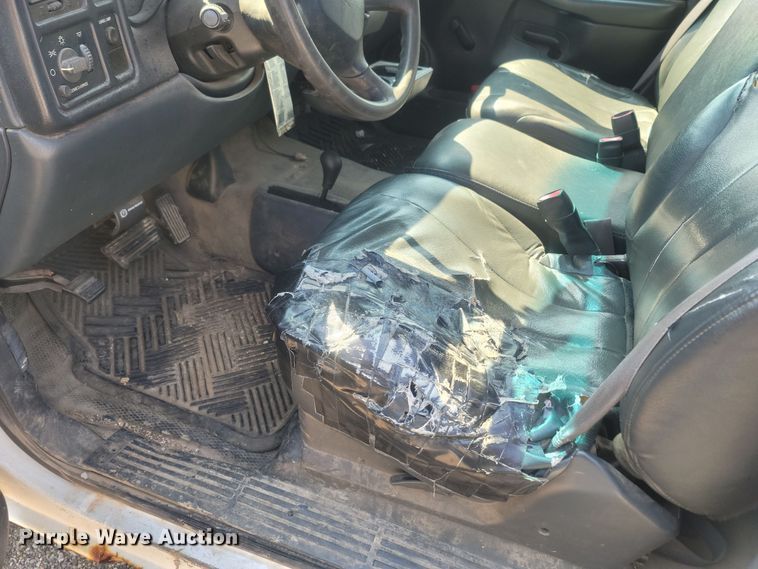 image for item LM9754 2000 Chevrolet Silverado 1500  pickup truck