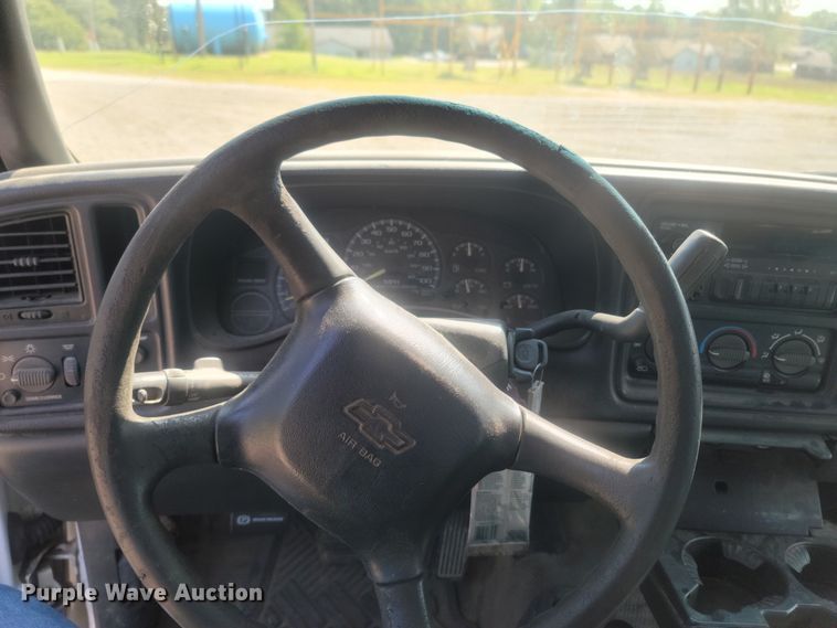 image for item LM9754 2000 Chevrolet Silverado 1500  pickup truck