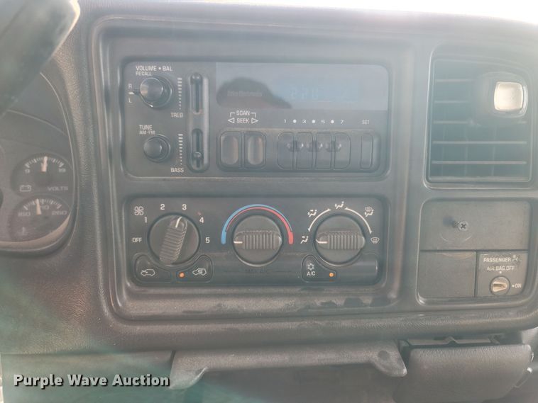 image for item LM9754 2000 Chevrolet Silverado 1500  pickup truck