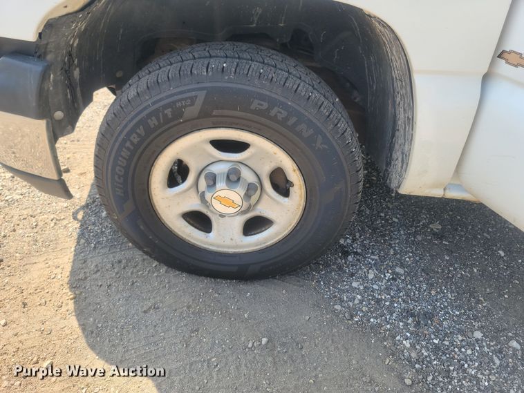 image for item LM9754 2000 Chevrolet Silverado 1500  pickup truck