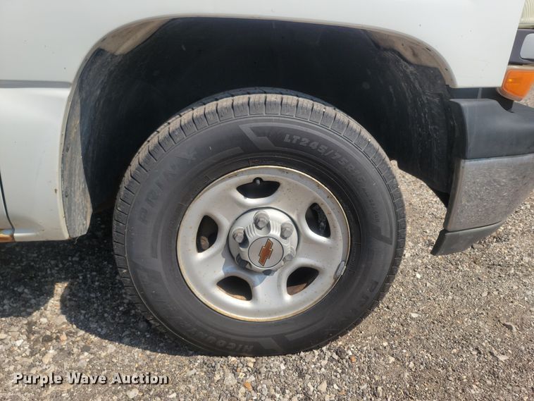 image for item LM9754 2000 Chevrolet Silverado 1500  pickup truck