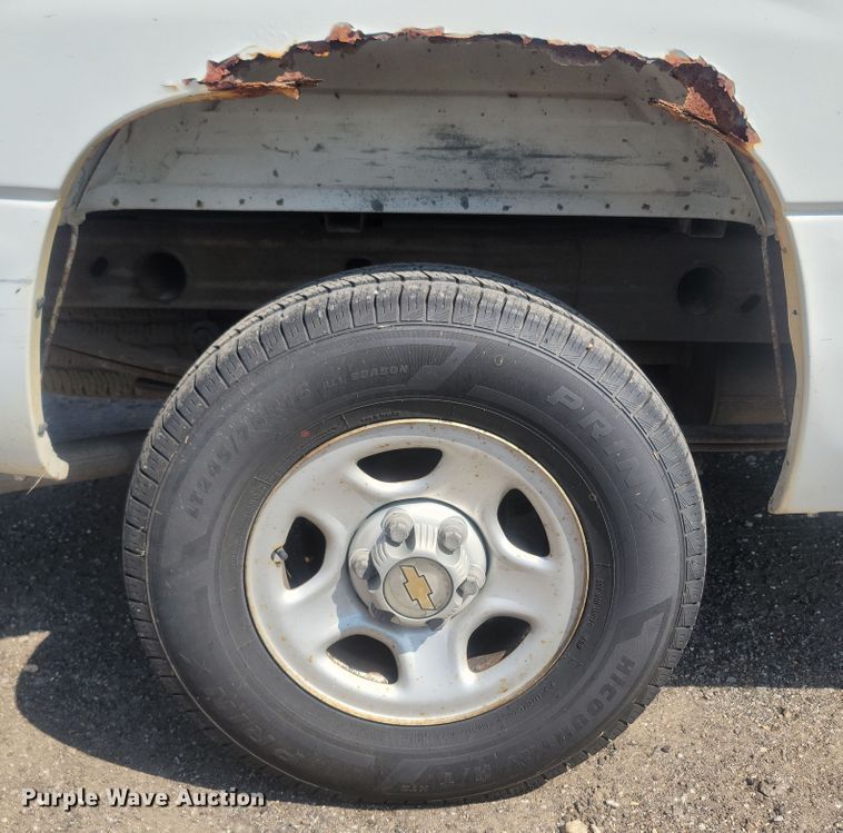 image for item LM9754 2000 Chevrolet Silverado 1500  pickup truck