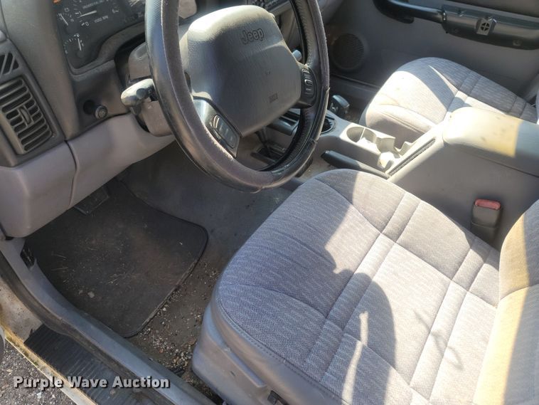 image for item LM9755 1997 Jeep Cherokee  SUV