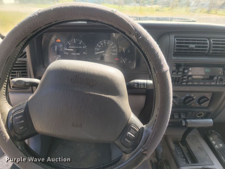 image for item LM9755 1997 Jeep Cherokee  SUV