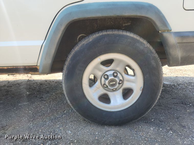 image for item LM9755 1997 Jeep Cherokee  SUV