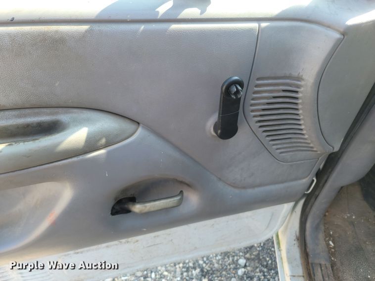 image for item LM9757 1996 Ford F150  pickup truck