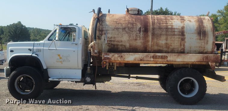 image for item LM9758 1987 Chevrolet 70  tank truck
