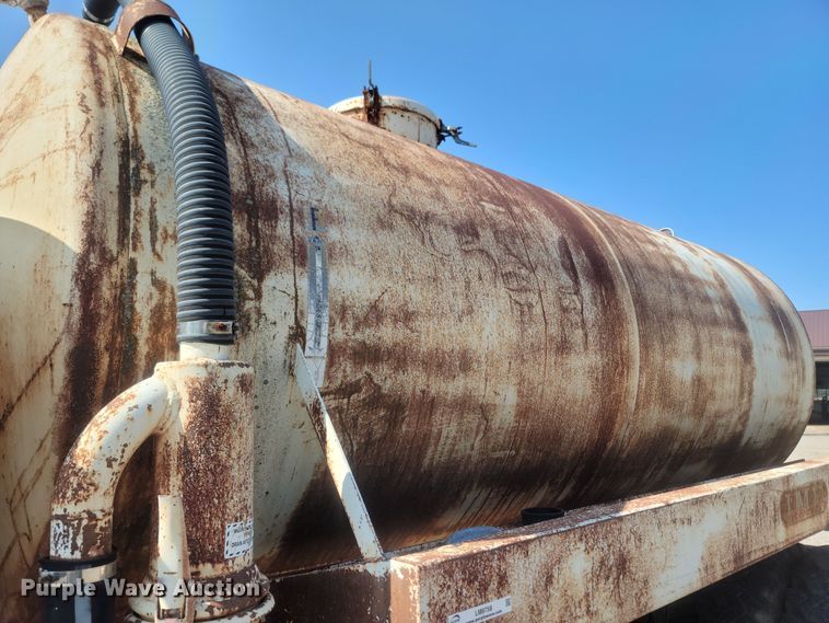 image for item LM9758 1987 Chevrolet 70  tank truck