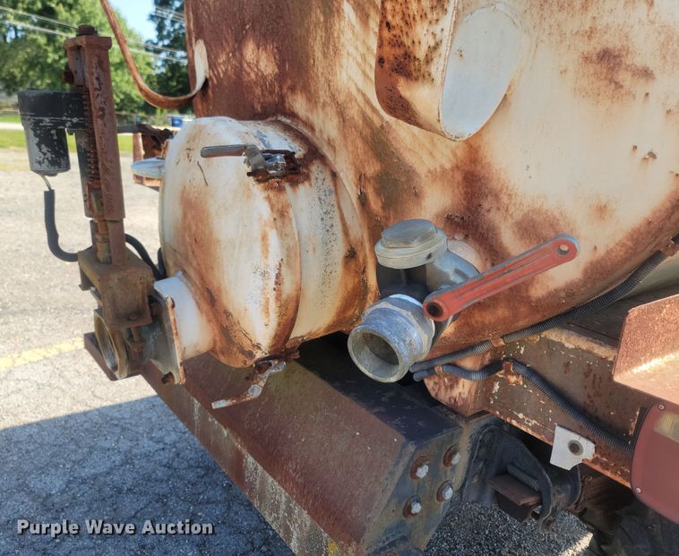 image for item LM9758 1987 Chevrolet 70  tank truck