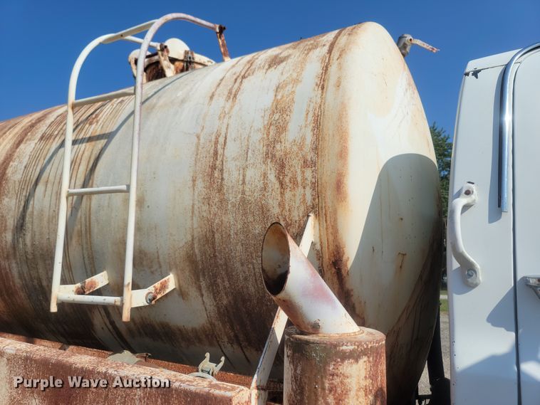 image for item LM9758 1987 Chevrolet 70  tank truck