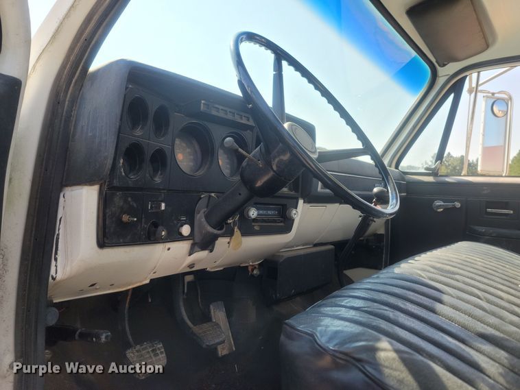 image for item LM9758 1987 Chevrolet 70  tank truck