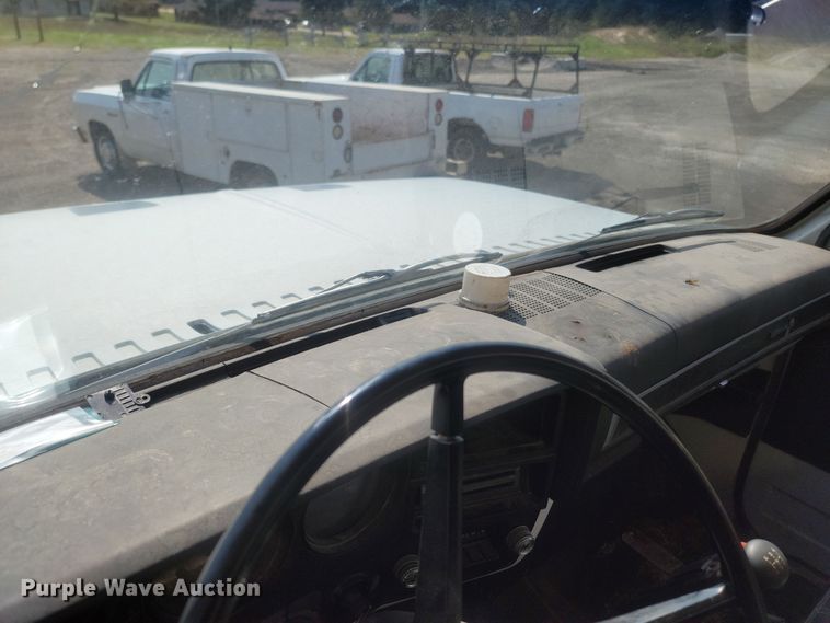 image for item LM9758 1987 Chevrolet 70  tank truck