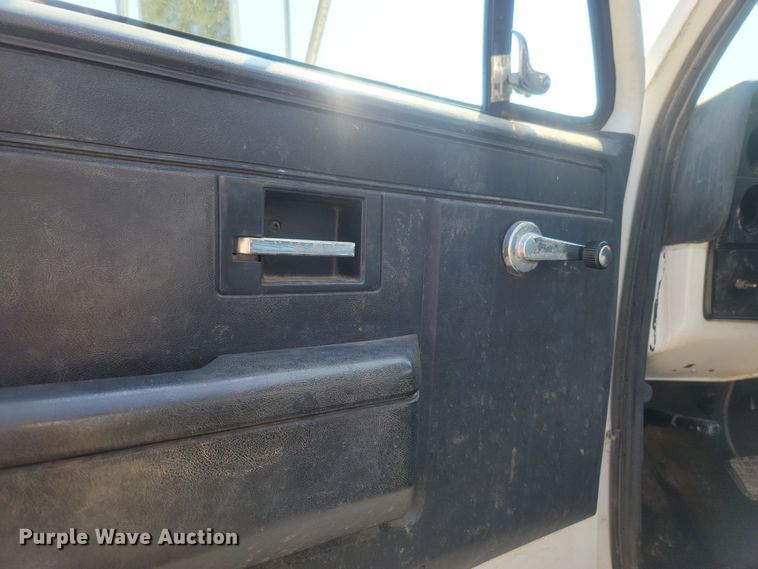 image for item LM9758 1987 Chevrolet 70  tank truck