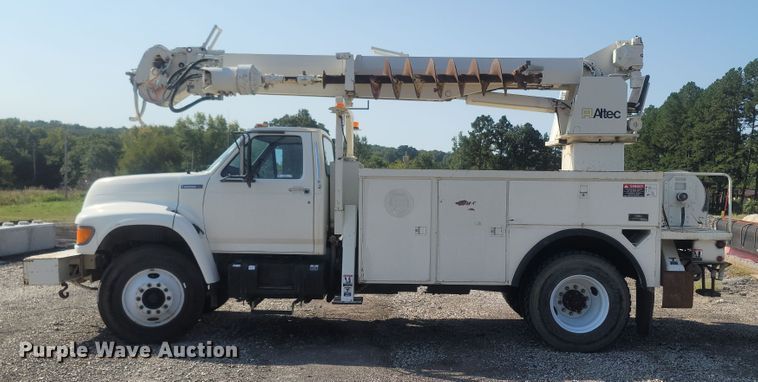 image for item LM9759 1997 Ford F800  digger derrick truck