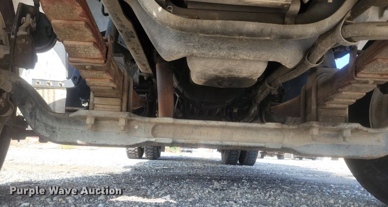 image for item LM9759 1997 Ford F800  digger derrick truck