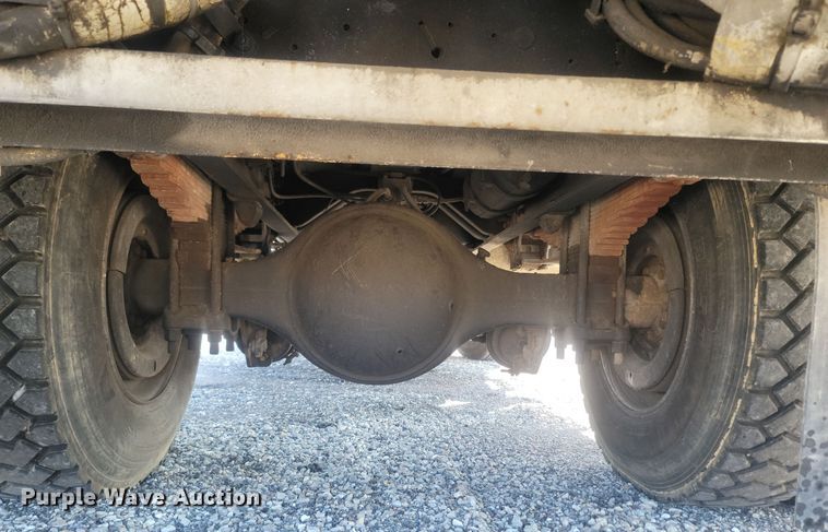 image for item LM9759 1997 Ford F800  digger derrick truck