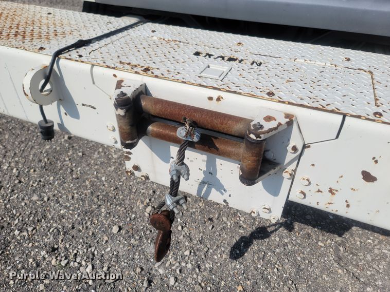 image for item LM9759 1997 Ford F800  digger derrick truck