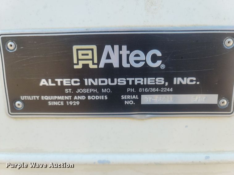 image for item LM9759 1997 Ford F800  digger derrick truck