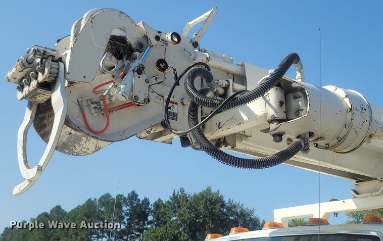 image for item LM9759 1997 Ford F800  digger derrick truck