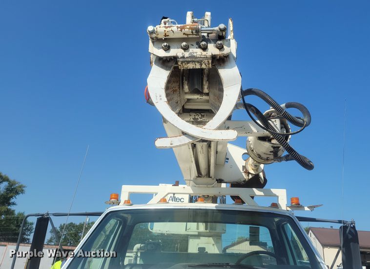 image for item LM9759 1997 Ford F800  digger derrick truck