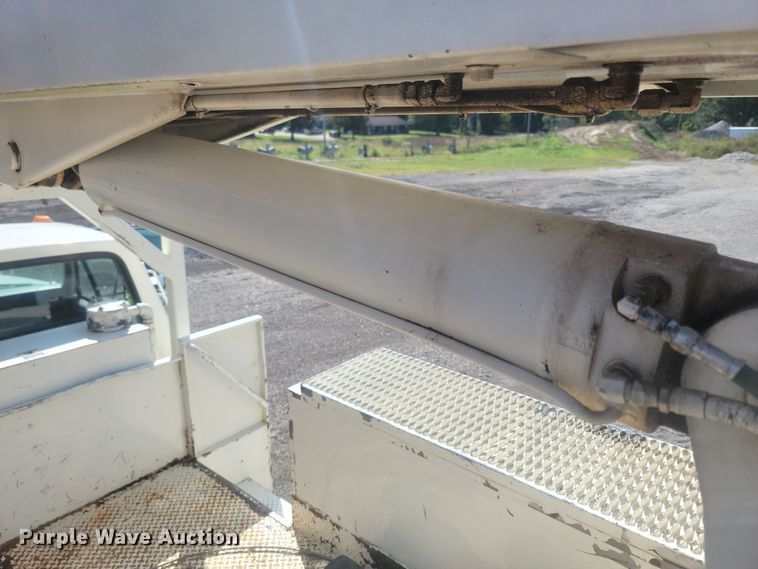 image for item LM9759 1997 Ford F800  digger derrick truck