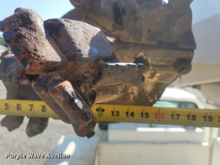 image for item LM9759 1997 Ford F800  digger derrick truck