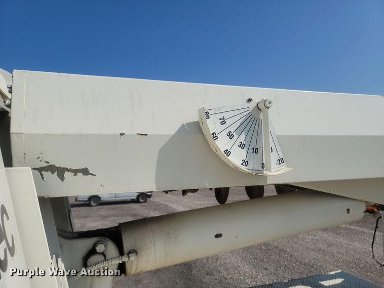 image for item LM9759 1997 Ford F800  digger derrick truck