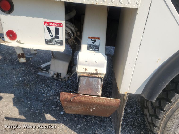 image for item LM9759 1997 Ford F800  digger derrick truck