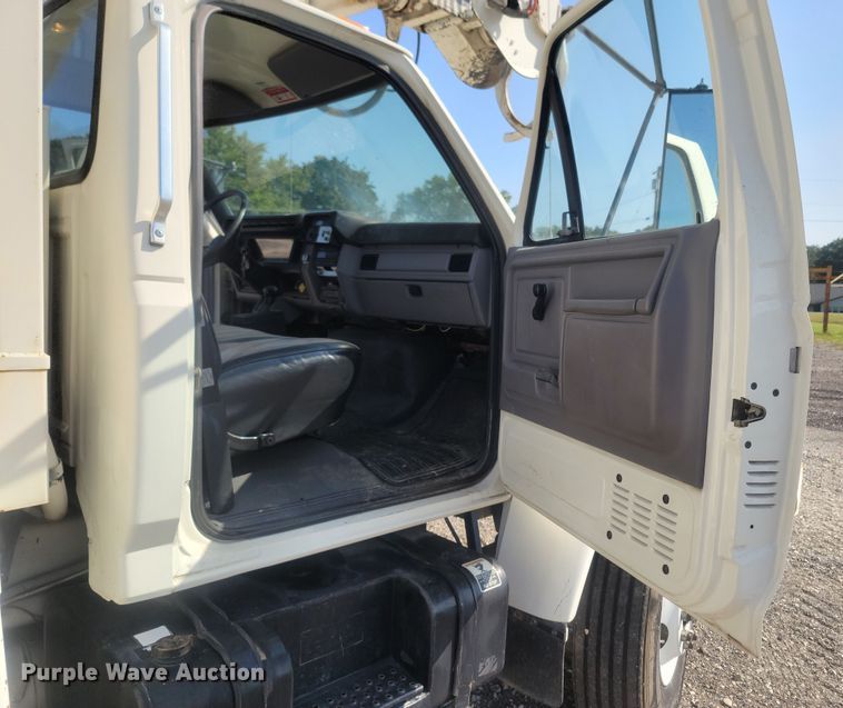 image for item LM9759 1997 Ford F800  digger derrick truck