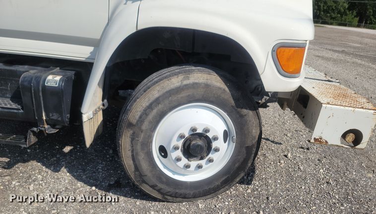 image for item LM9759 1997 Ford F800  digger derrick truck