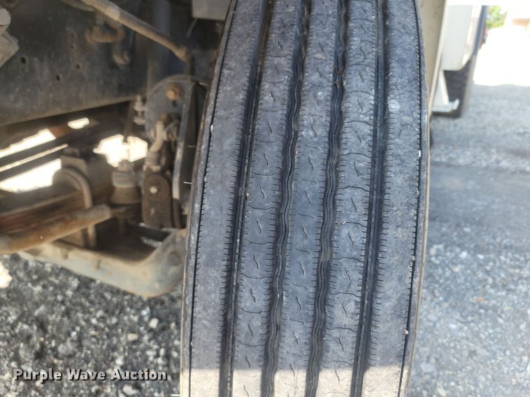 image for item LM9759 1997 Ford F800  digger derrick truck