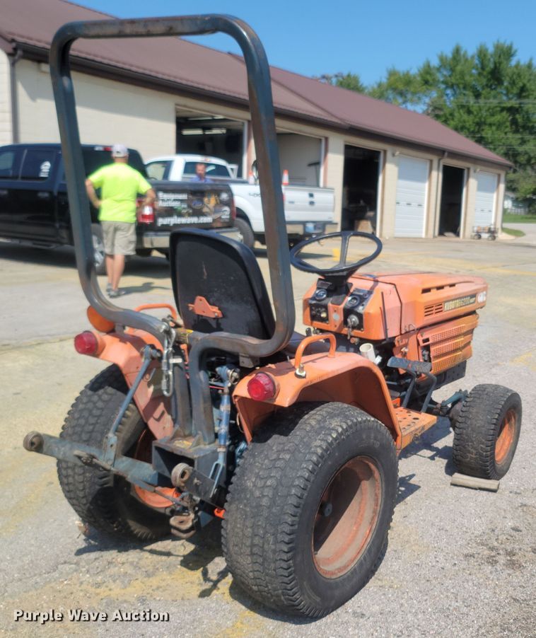 image for item LM9760 Kubota B6200  MFWD tractor