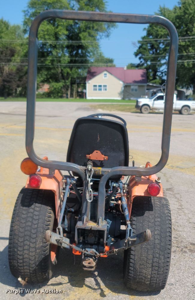 image for item LM9760 Kubota B6200  MFWD tractor