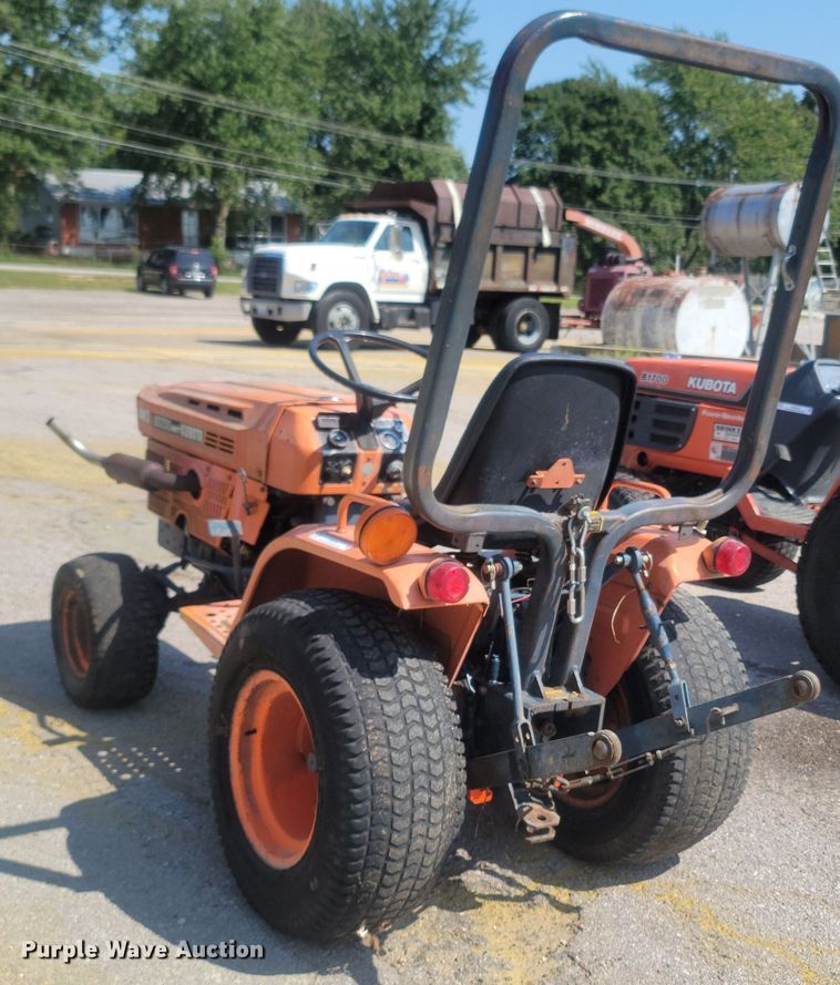 image for item LM9760 Kubota B6200  MFWD tractor